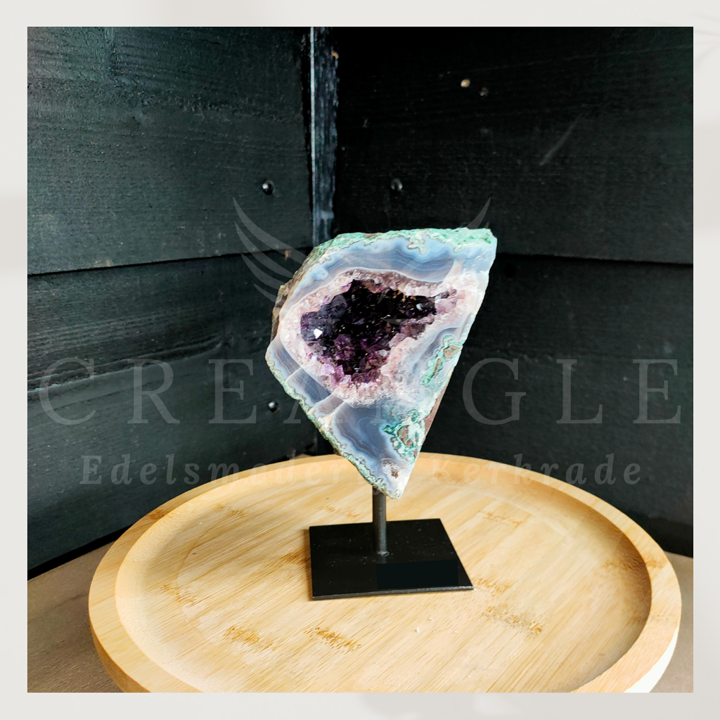 Amethist op standaard (A+ klasse)