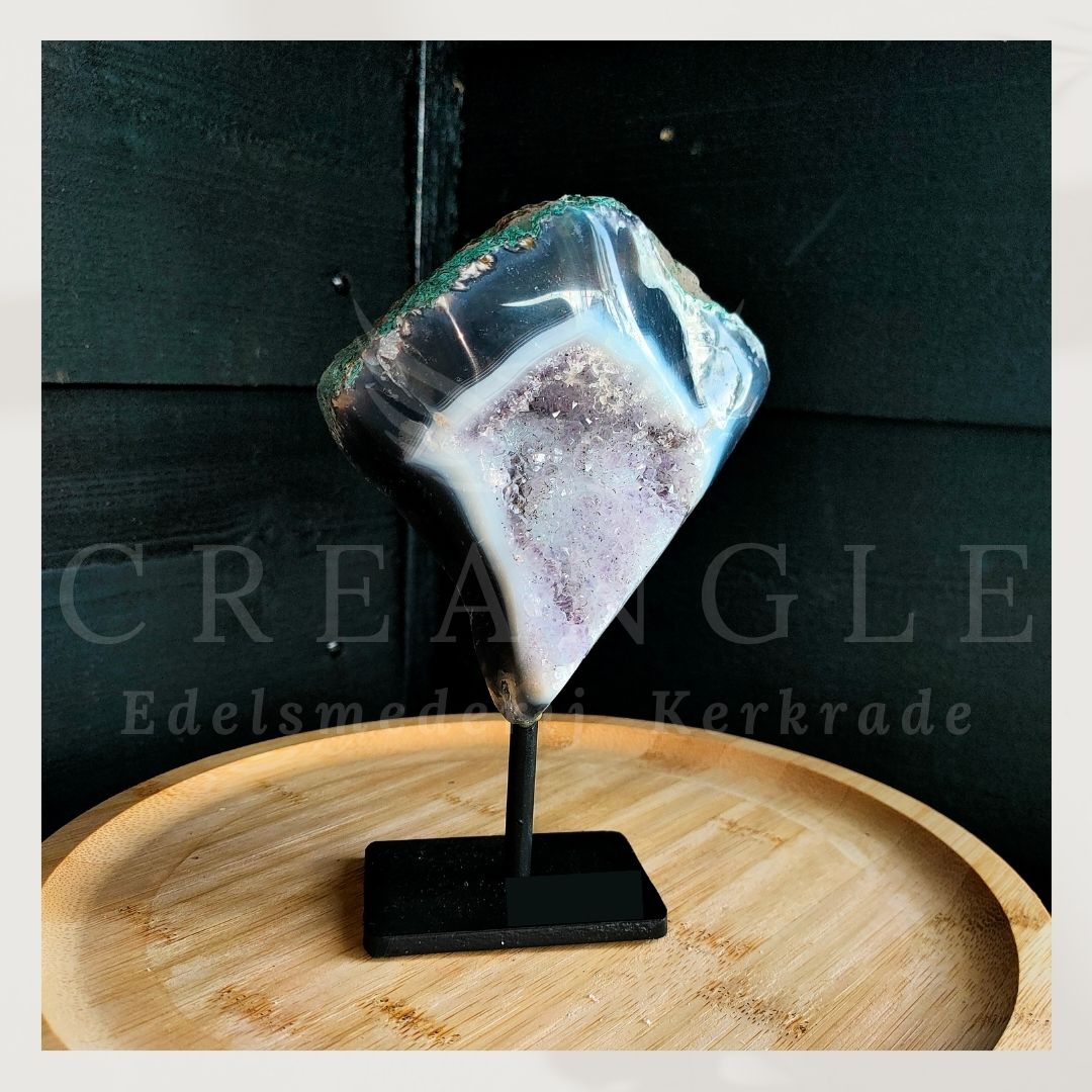 Amethist op standaard