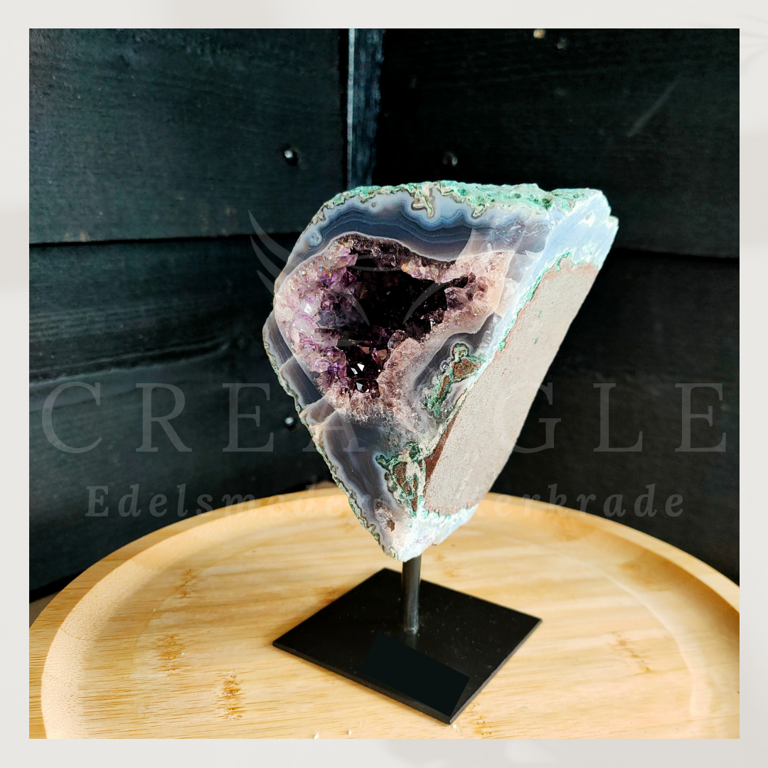 Amethist op standaard (A+ klasse)