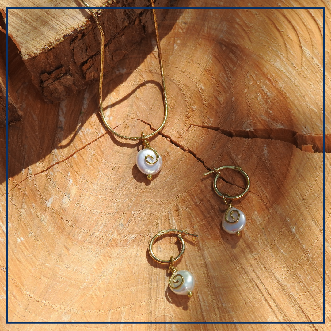 Pearl Twist - Zoetwaterparel hanger met collier 14 karaat vermeill