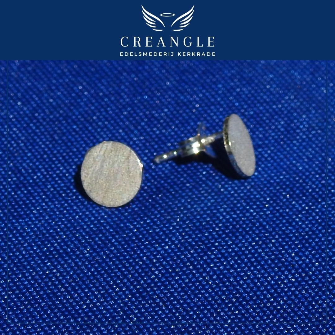 Tiny Rounds Duo - Gesmede Oorknopjes rond zand