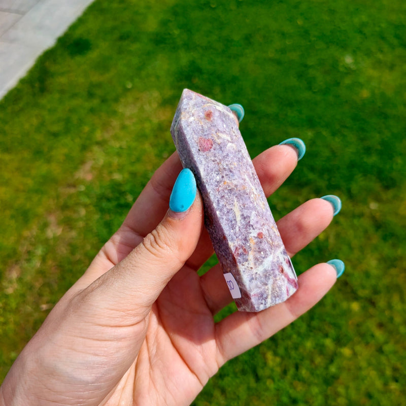 Lepidoliet - obelisk