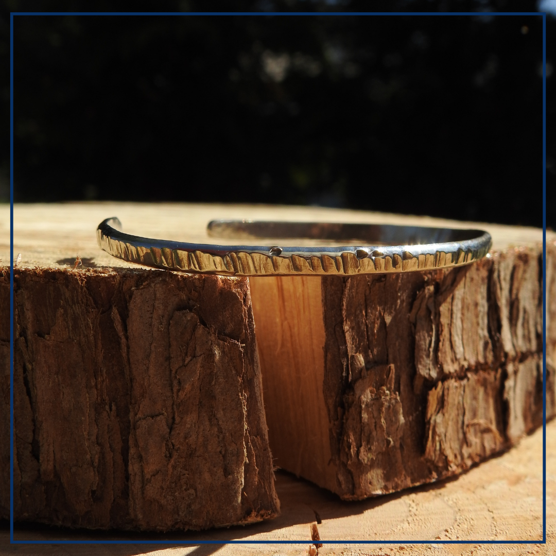 Calem - Zilveren gehamerde armband