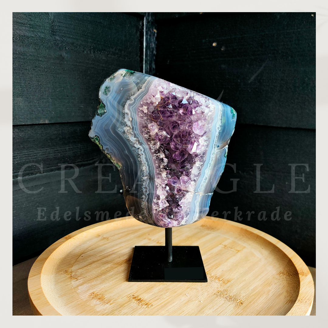 Amethist op standaard (A klasse)