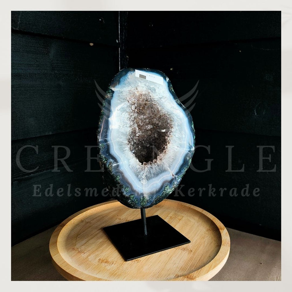 Amethist op standaard (A klasse)