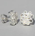 PRE ORDER - Zilveren oorstekers 'Ribbon'