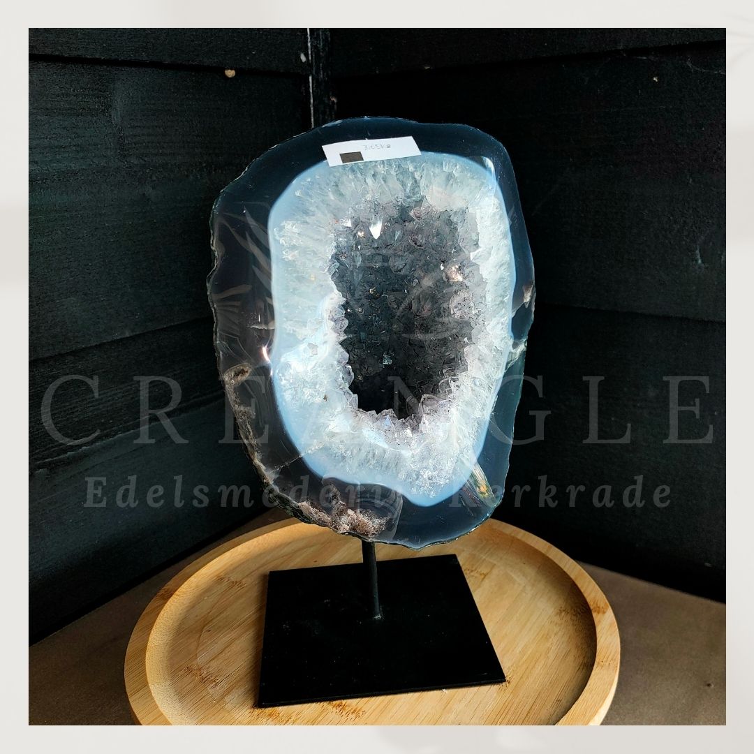 Amethist op standaard (A klasse)