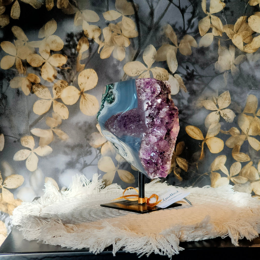 Amethist op standaard (A++ klasse)