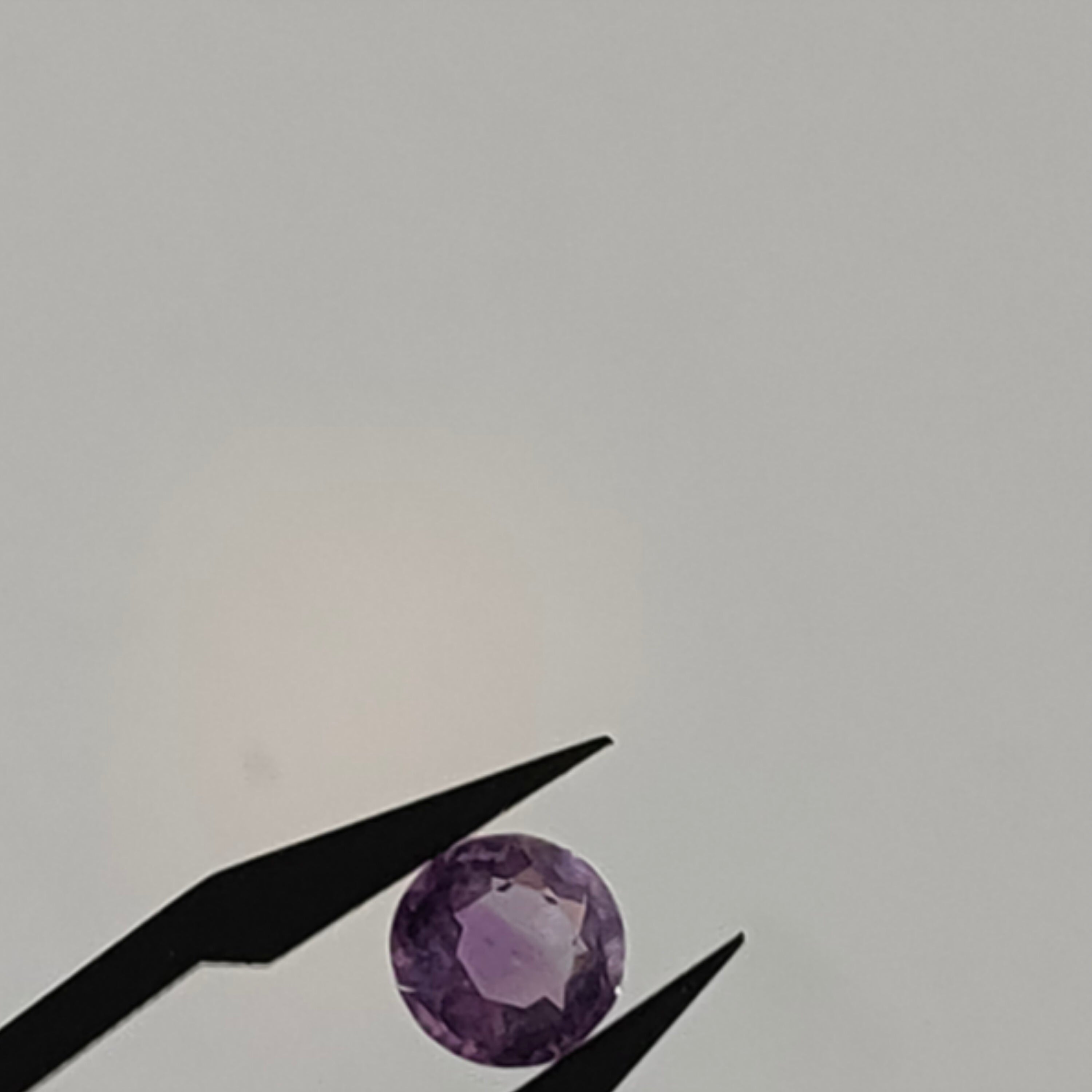 Amehtist gef. rond 7.3x5 mm | LE0036