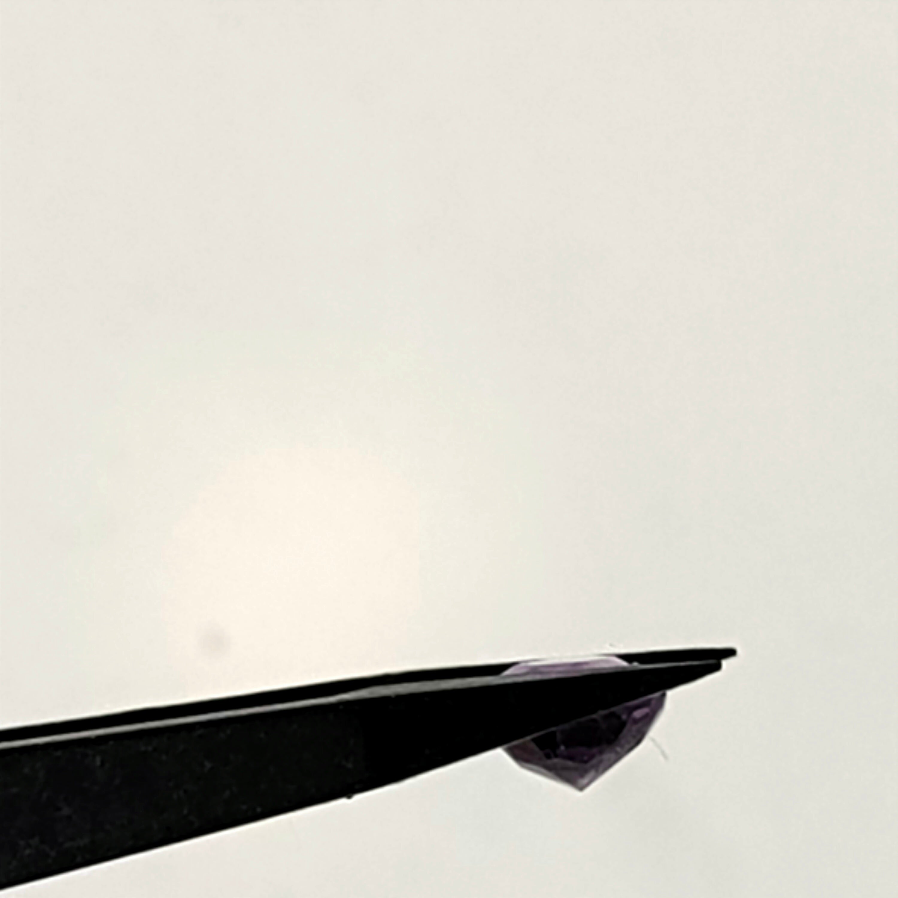 Amehtist gef. rond 7.3x5 mm | LE0036