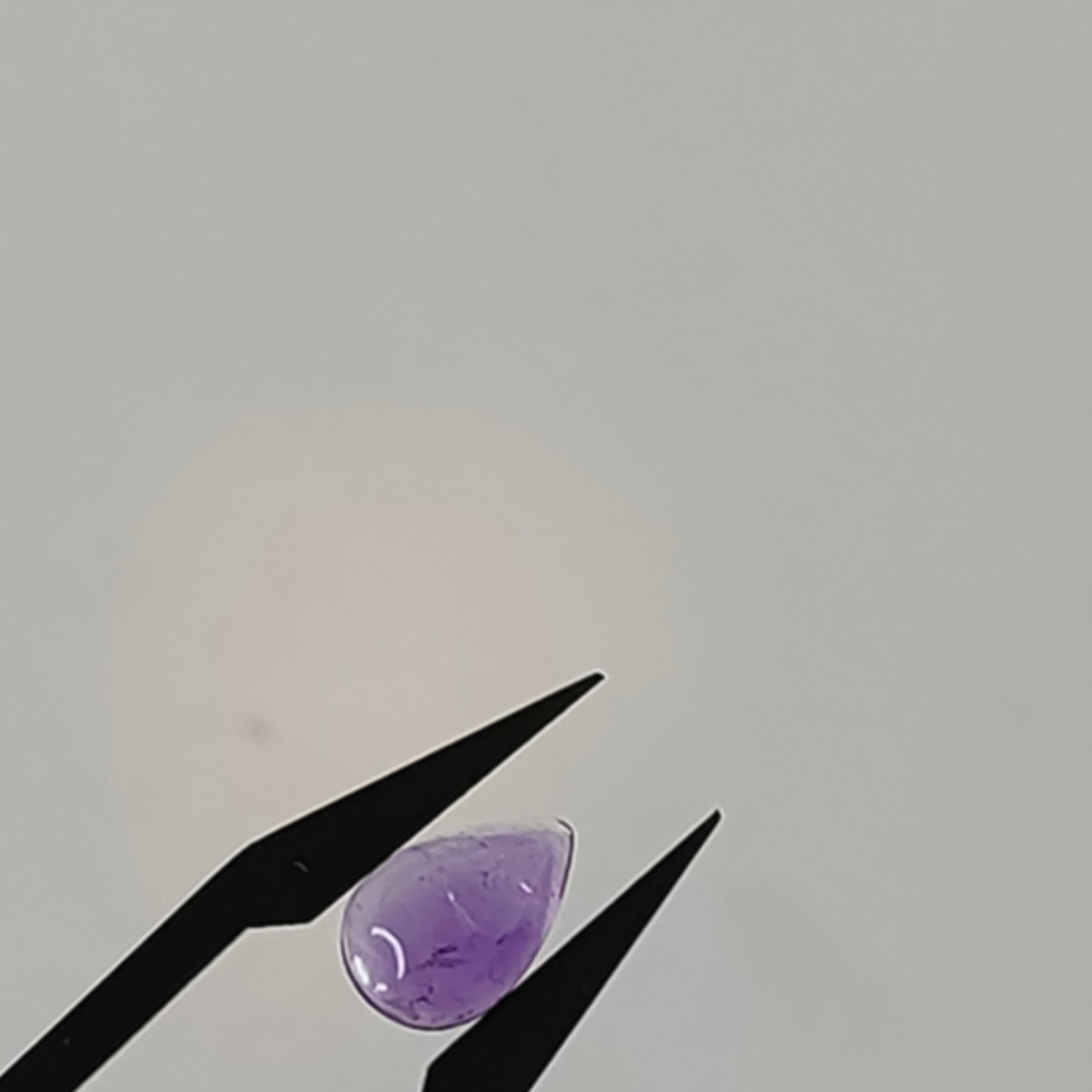 Amehtist 9x6x3.5 mm | cab. druppel | LE0050