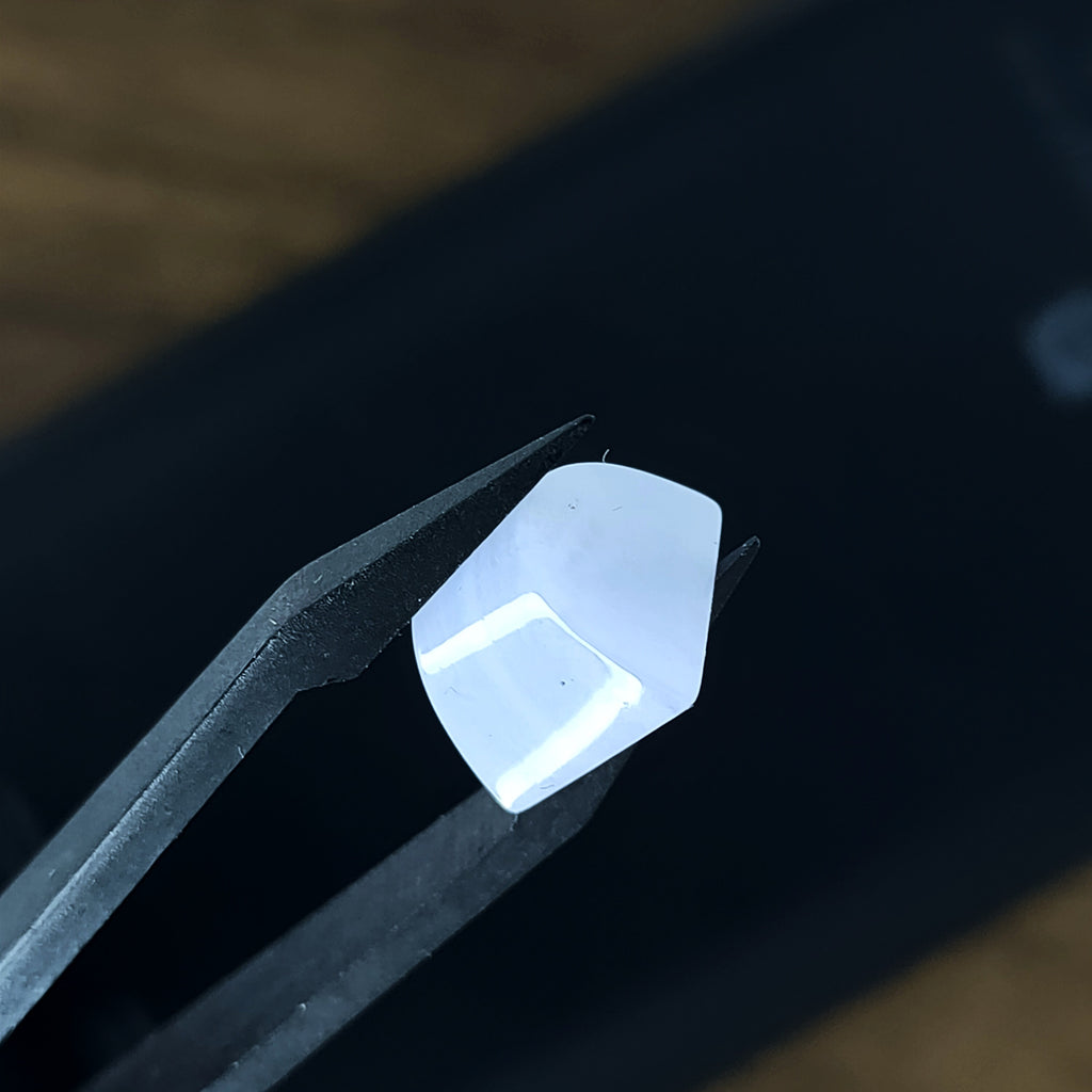 Chalcedoon 10x10.3x7.7 mm | cab. vierkant speciaal | LE0114