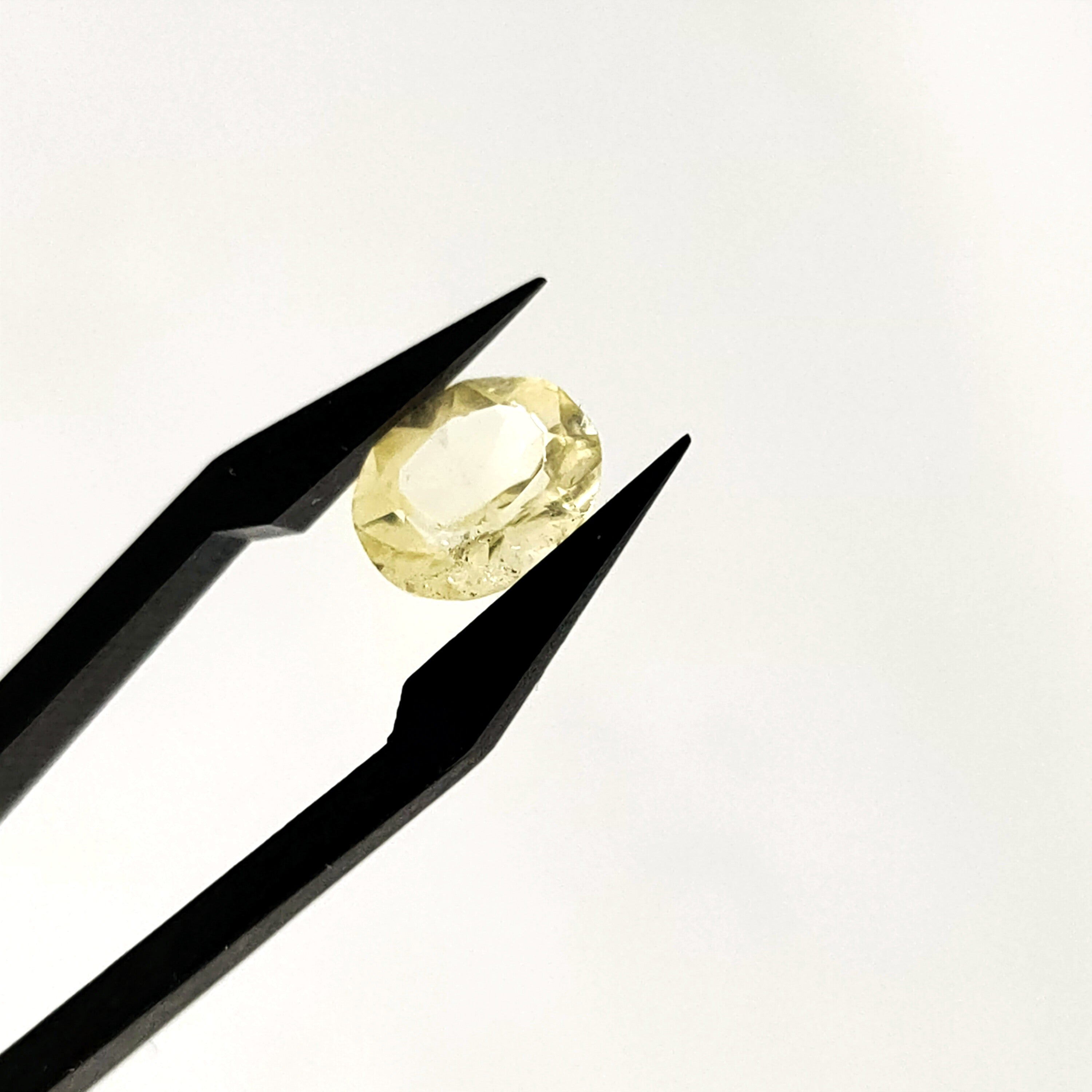 Citrien 7.7x9.3x5.2 mm | gef. ovaal | LE0135