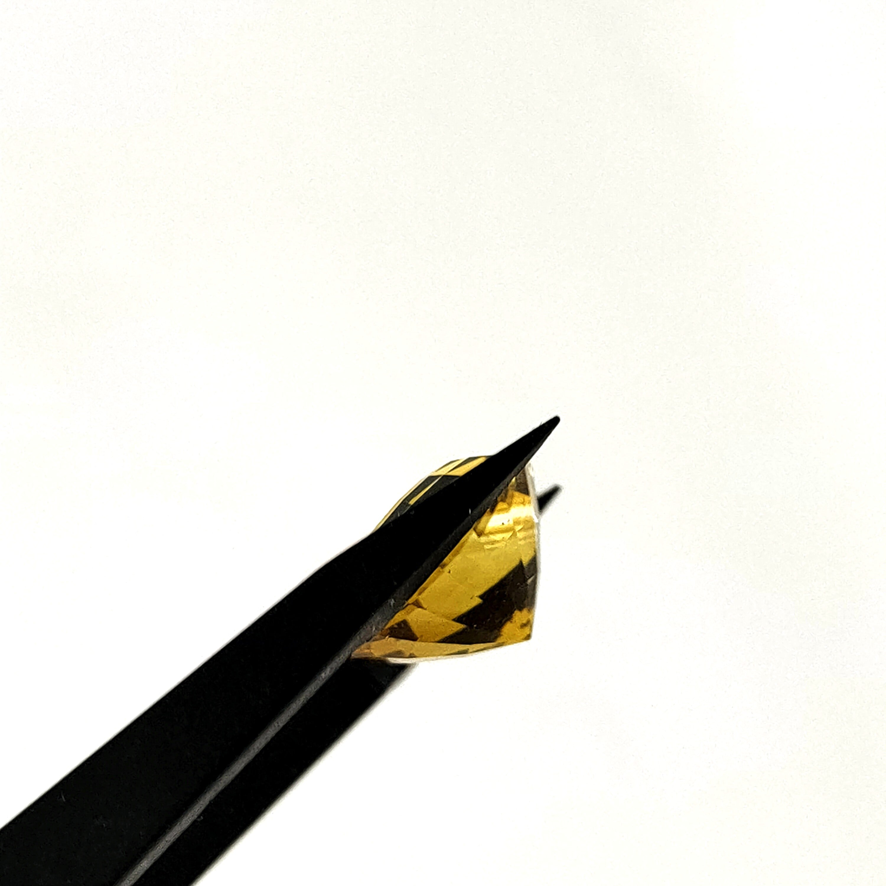 Citrien 13,6x9 mm | gef. rond | LE0151