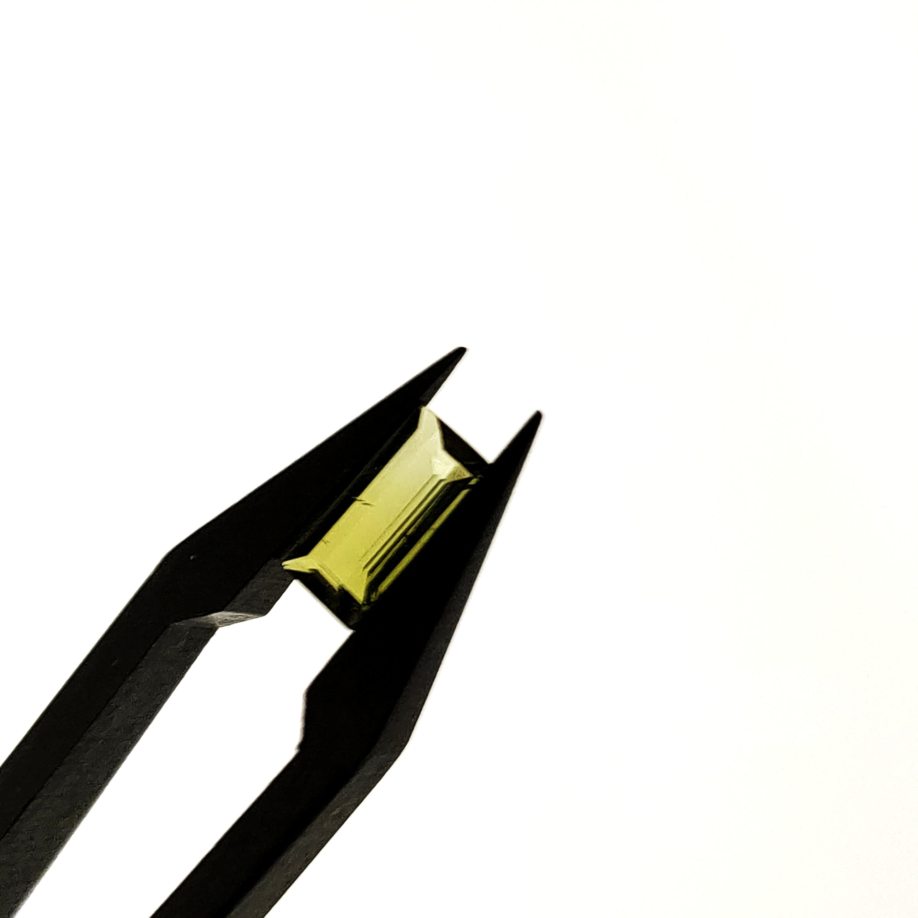 Tourmalijn 3,6x8x2,4 mm | gef. baguette | LE0211