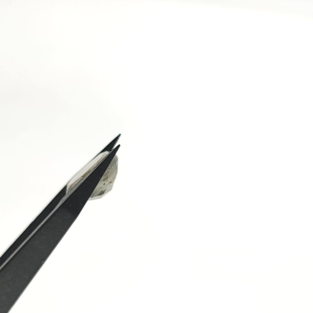 Labradoriet | 9x11.3x5.8 mm | gef. ovaal | LE372