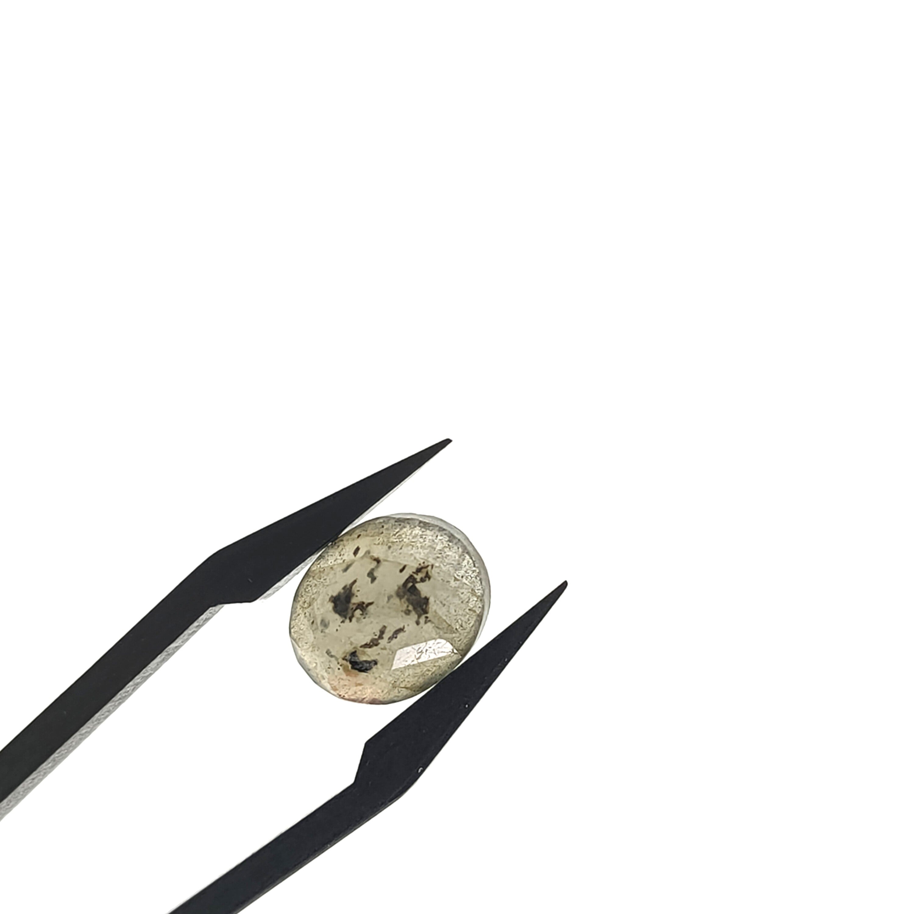 Labradoriet | 9x11.3x5.8 mm | gef. ovaal | LE372