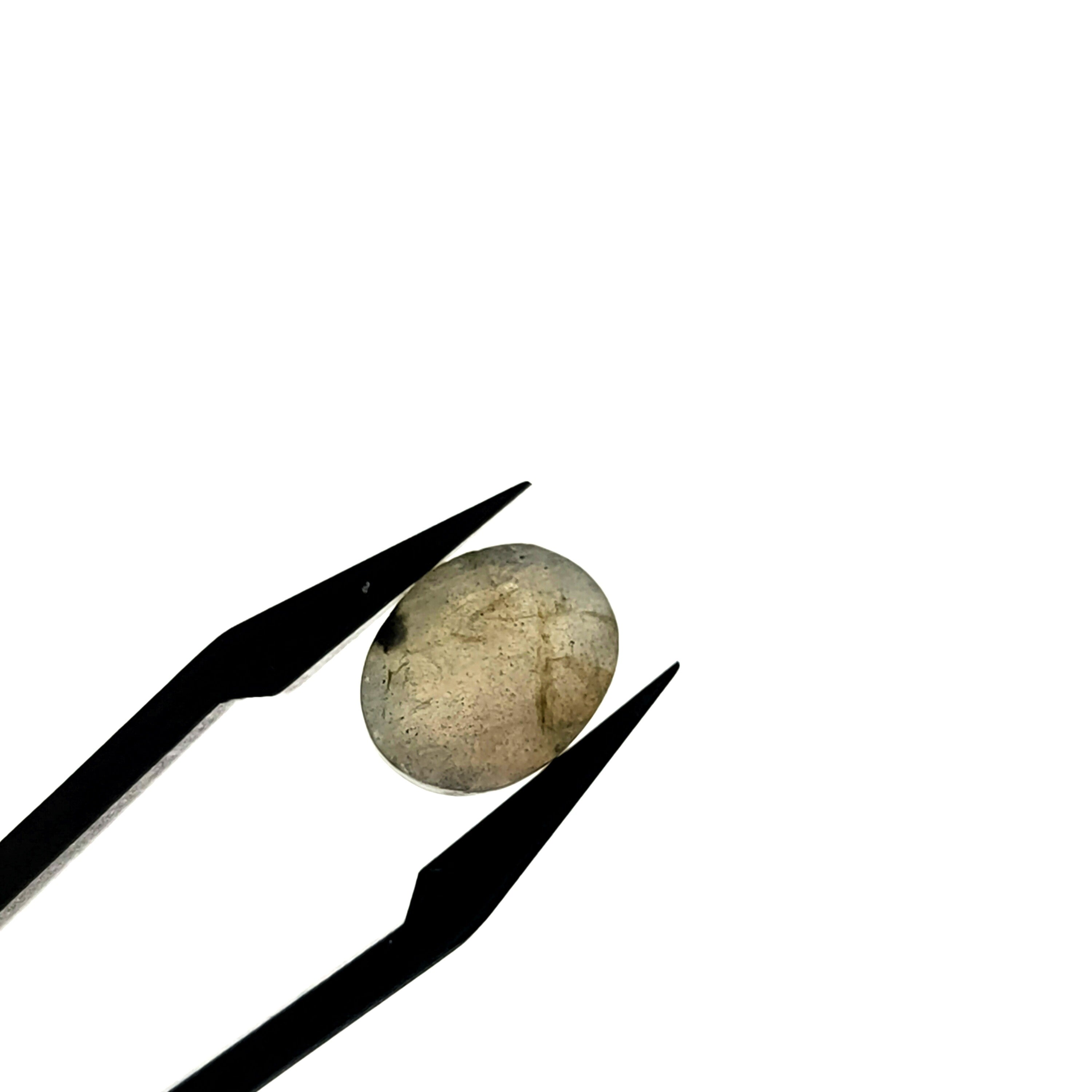 Labradoriet | 9x11.2x6.3 mm | gef. ovaal | LE379