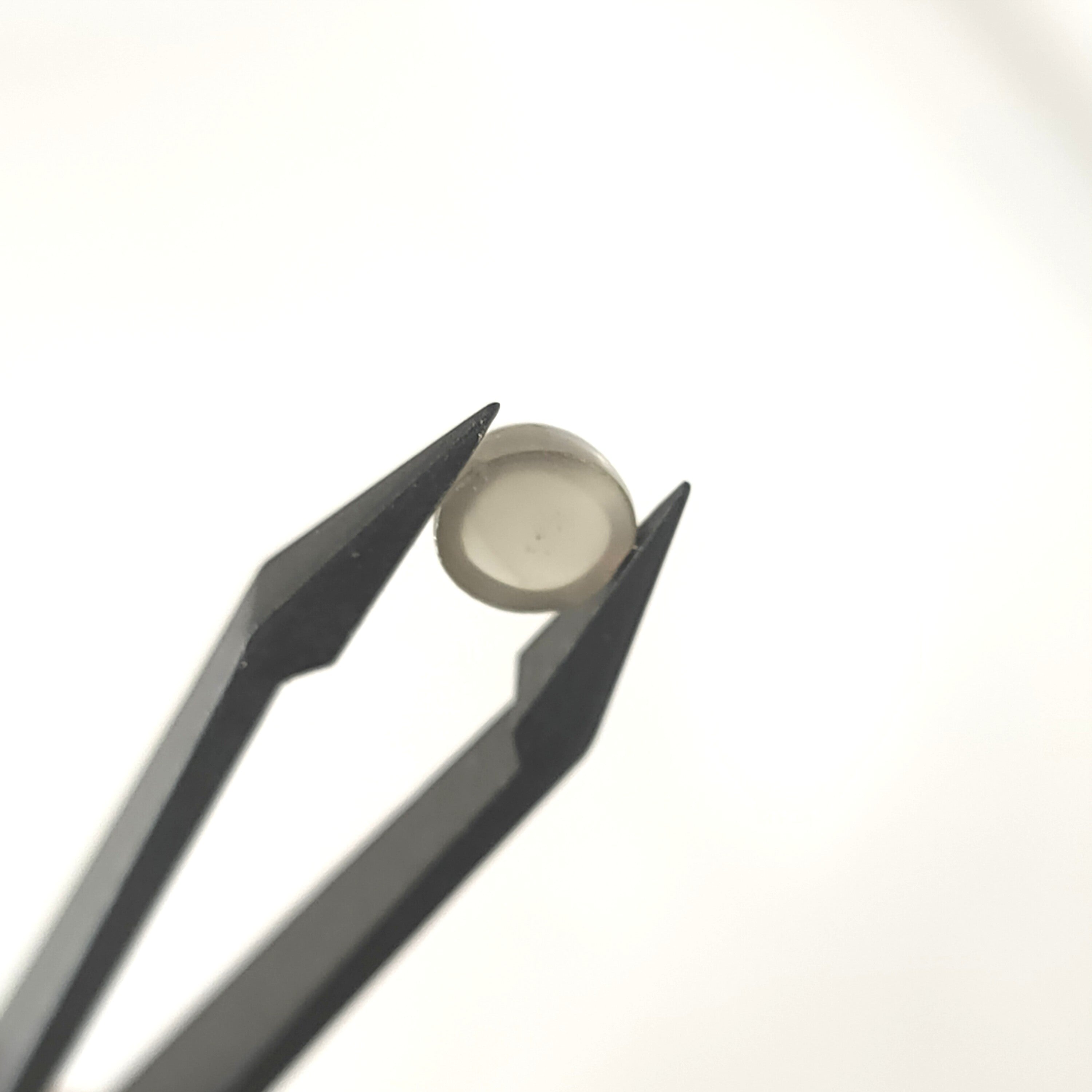 Maansteen 7.1x4.2mm | cab. rond  | LE300