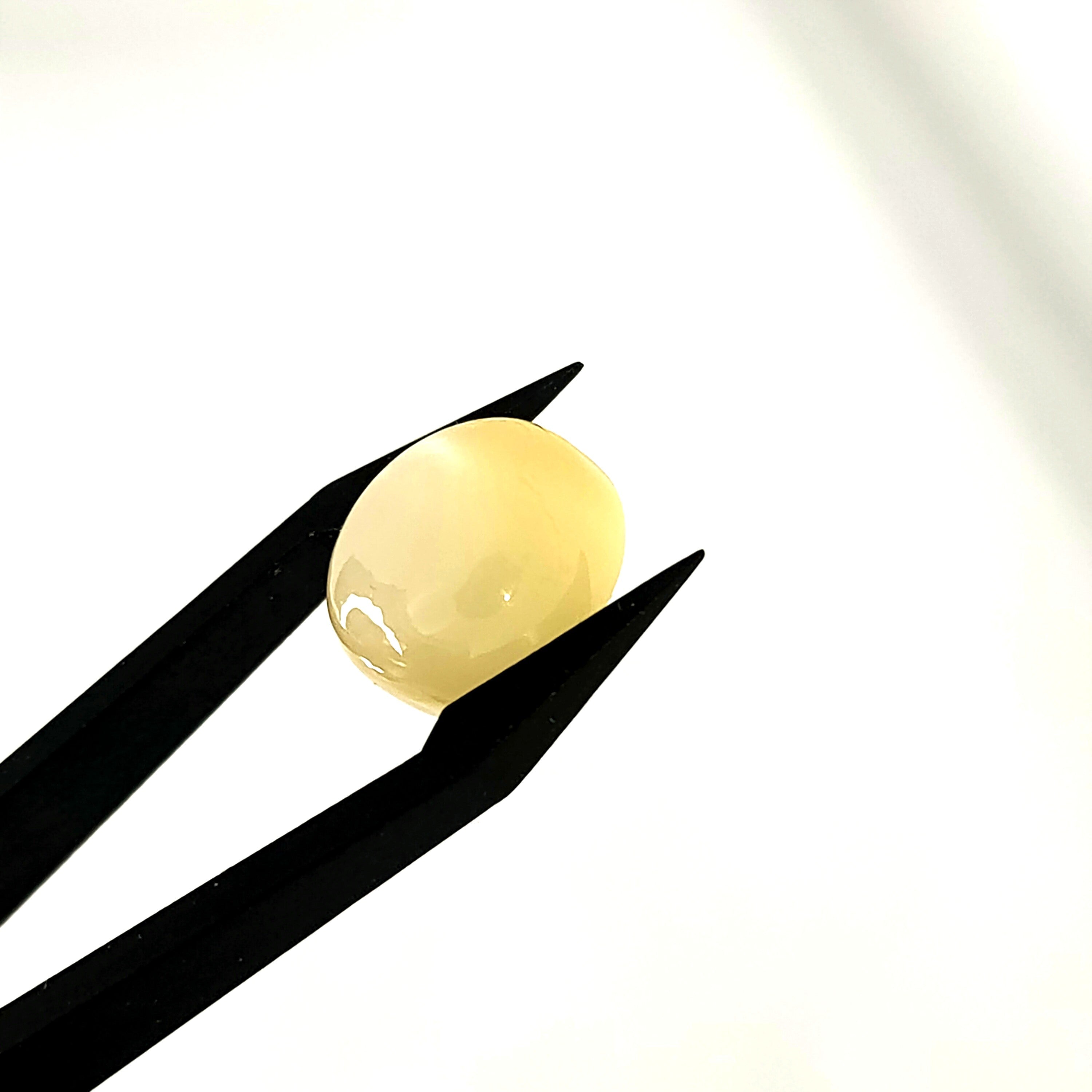 Maansteen 12.2x14.1 X7.9mm | cab. ovaal  | LE316