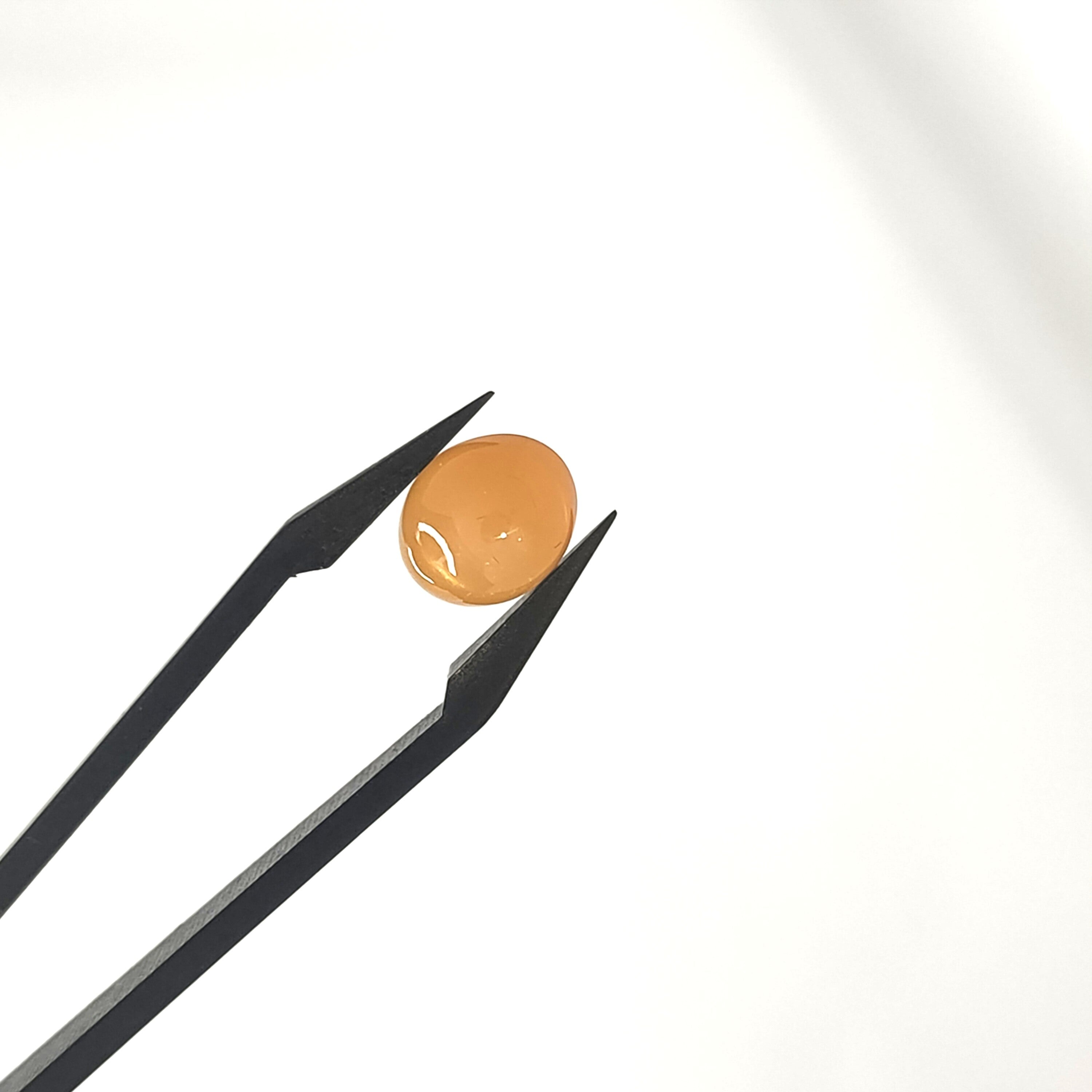 Maansteen 9x11x6 mm | cab. ovaal  | LE320