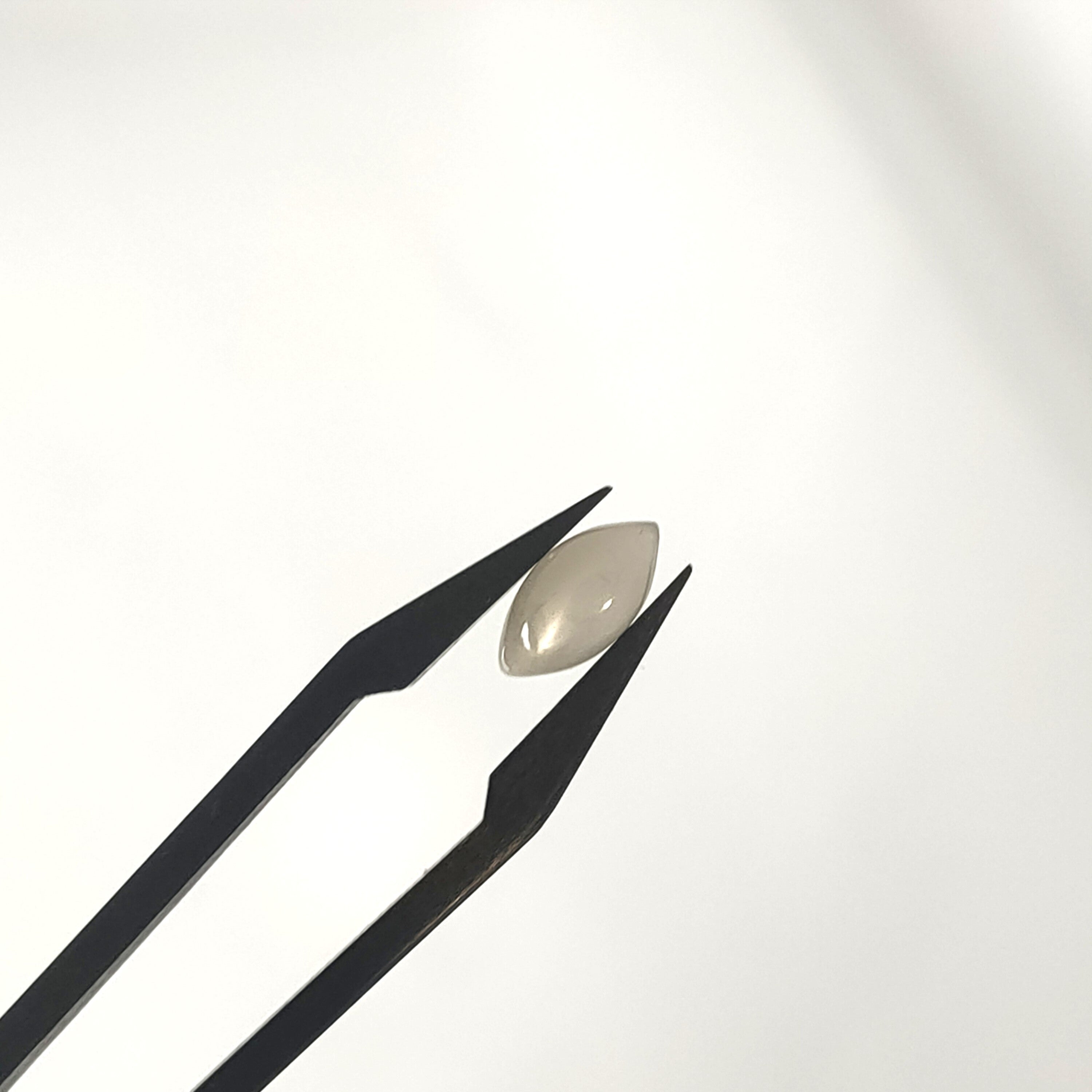 Maansteen 5.1X10.1X3.7mm | cab.  Navette  | LE326