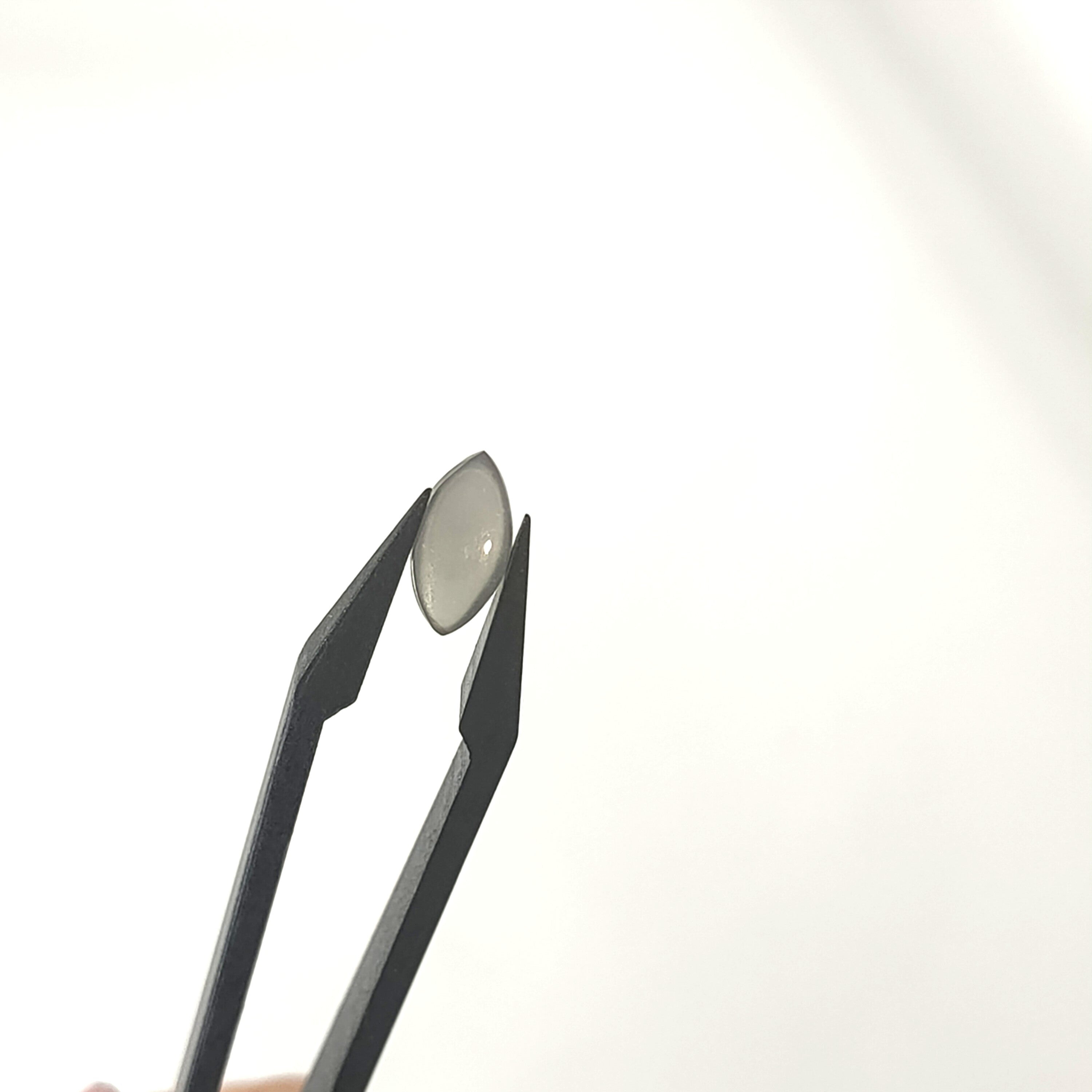 Maansteen 5.2X10.2X3.4mm | cab.  Navette  | LE327