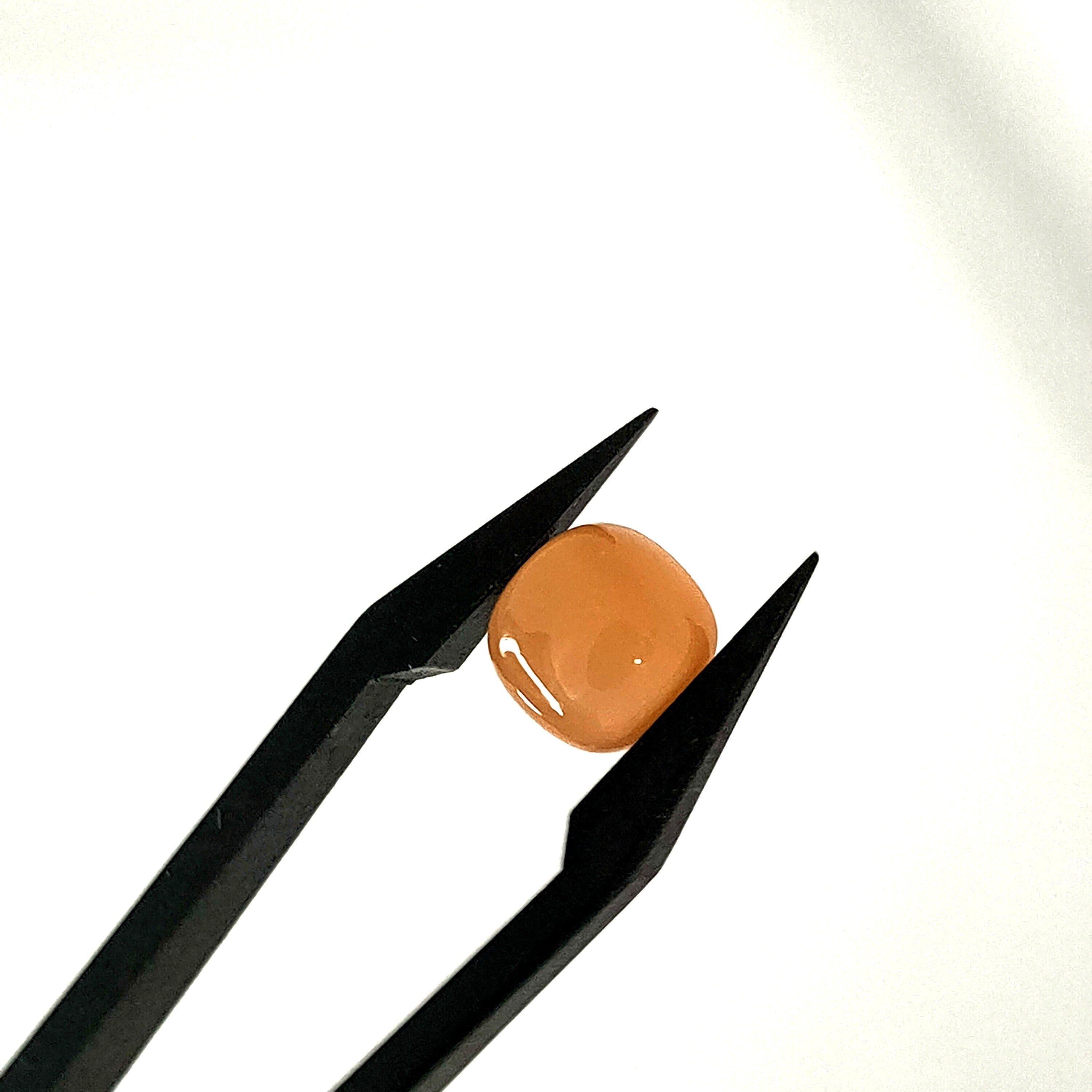 Maansteen 10.5x13.3x6.3mm | cab. ovaal  | LE313