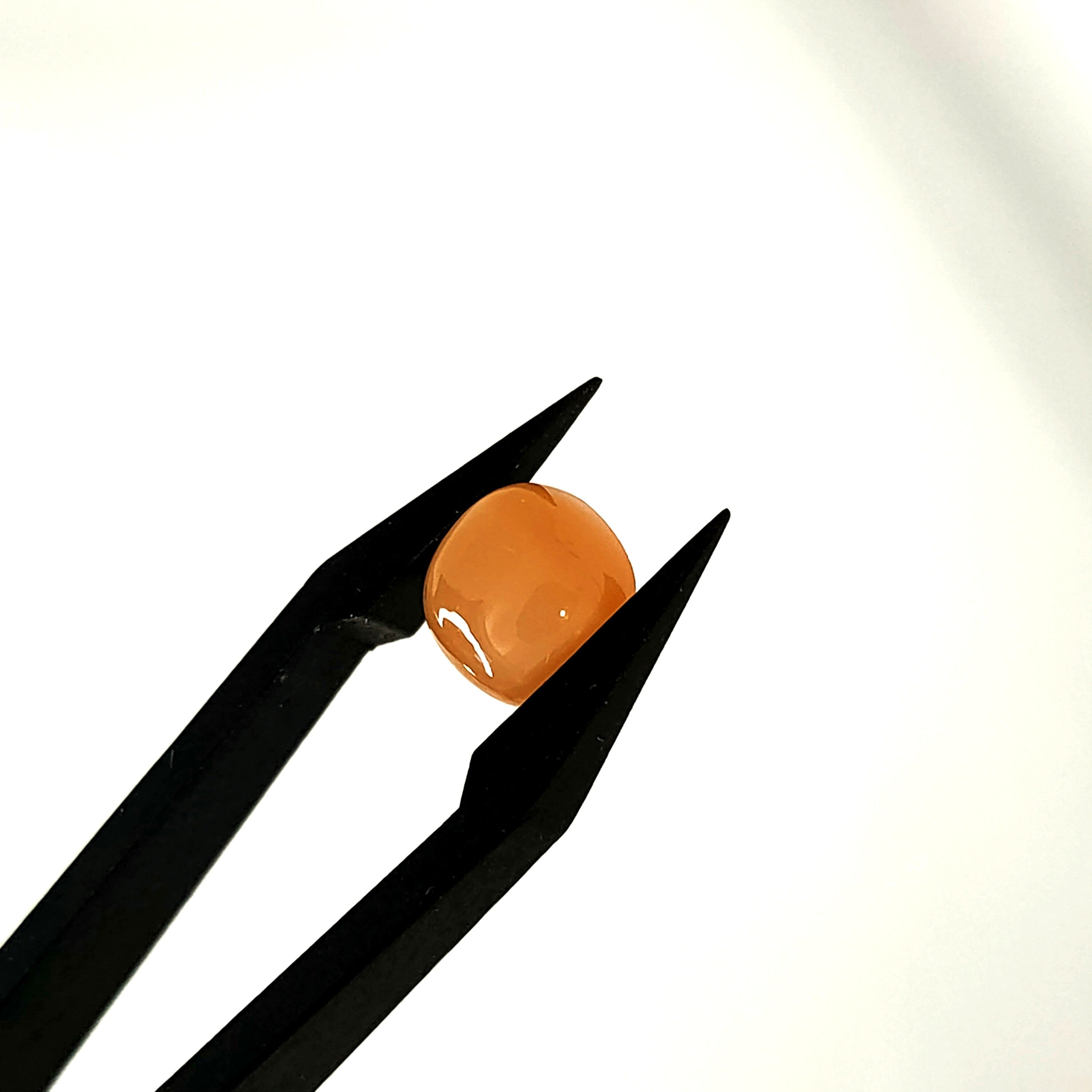 Maansteen 10.5x13.3x6.3mm | cab. ovaal  | LE313