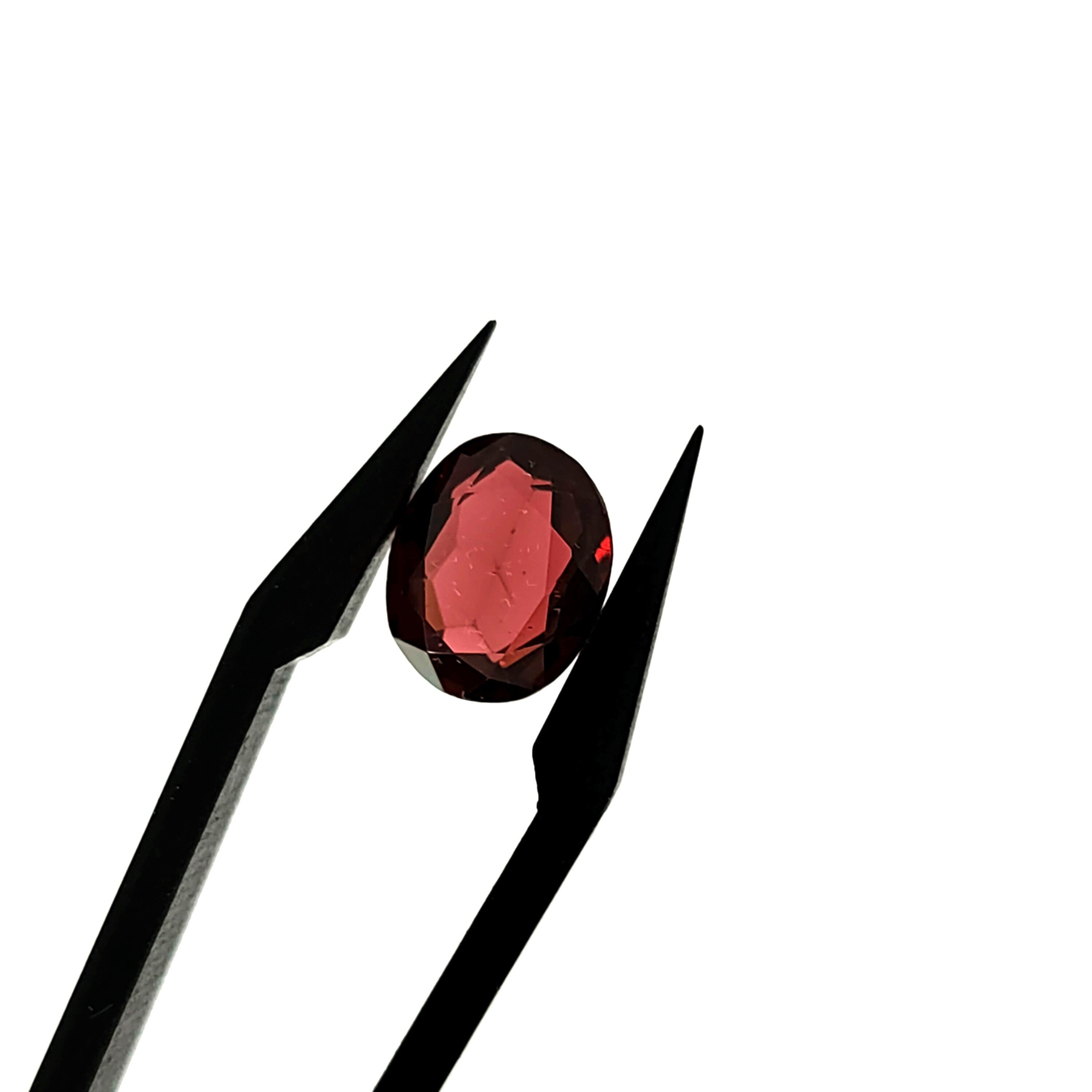 Granaat | 8.3*10*3.8 | gef. Ovaal | LE472