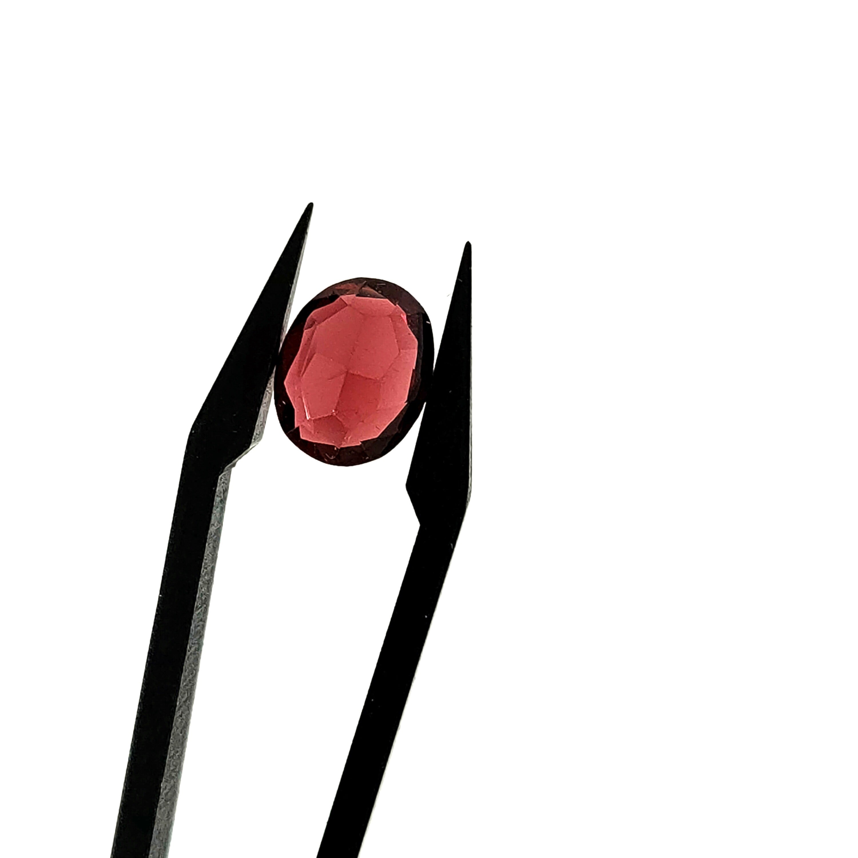 Granaat | 8.3*10*3.8 | gef. Ovaal | LE472