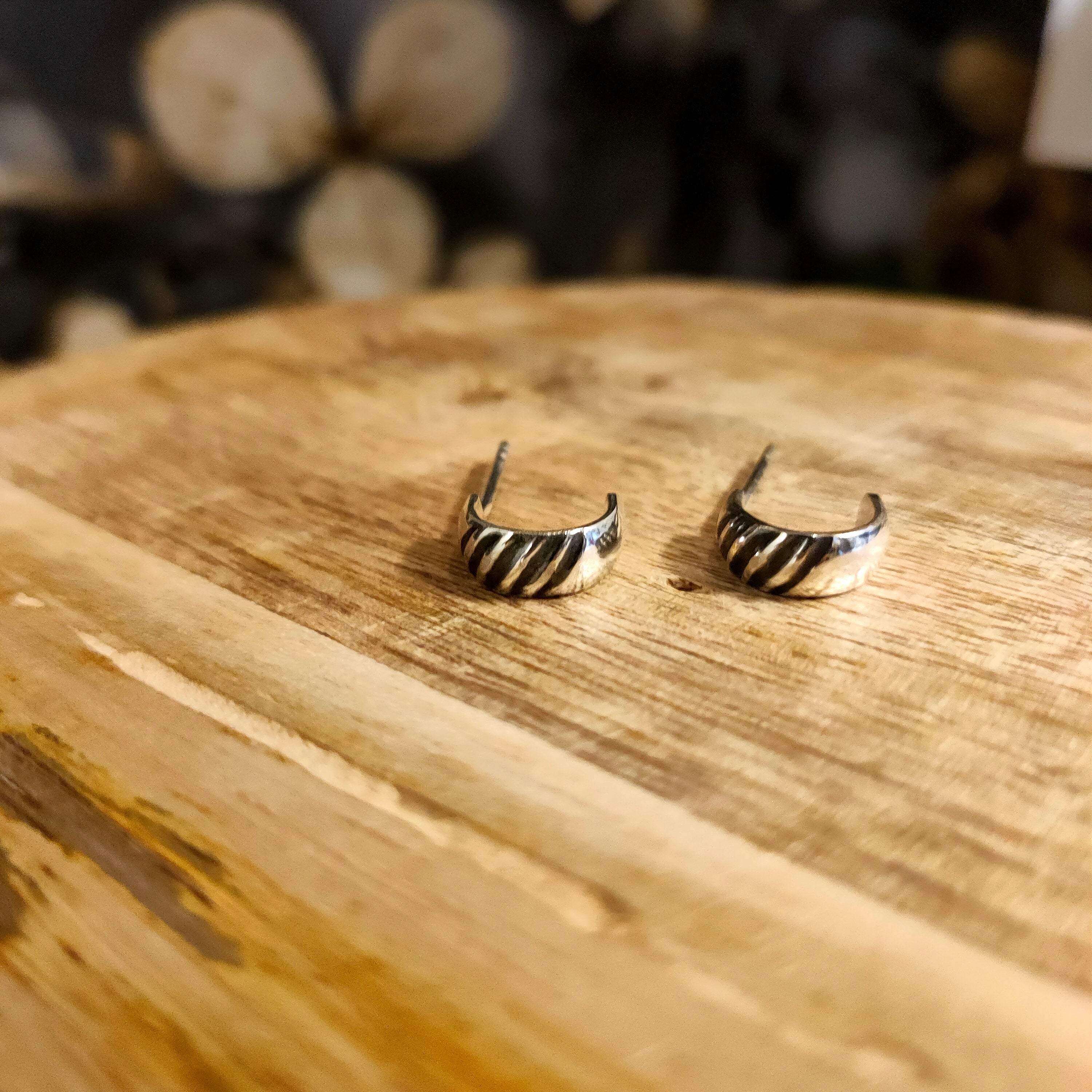 Trivara hoops - Gesmede Oorbellen